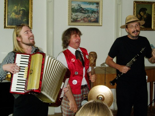 spolu s kolegy Romanem Krásou a Zdeňkem Lindnerem při koncertu učitelů ZUŠ, r.2007